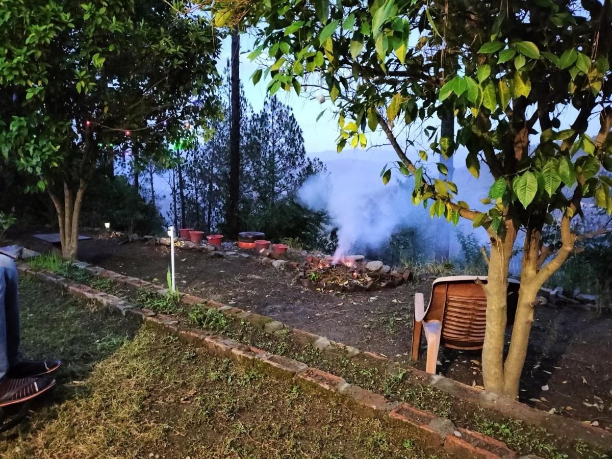Le Jardin Almora Exterior foto